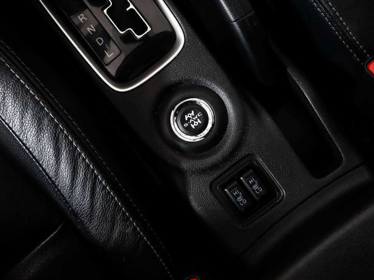 Mitsubishi Outlander с пробегом — 2014 год. Фото: #16