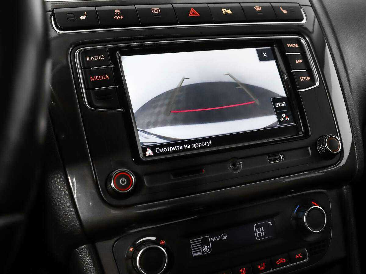 Volkswagen Polo с пробегом — 2018 год. Фото: #13