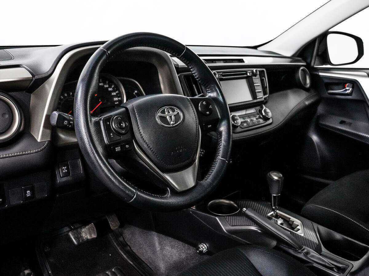 Toyota RAV4 с пробегом — 2013 год. Фото: #8