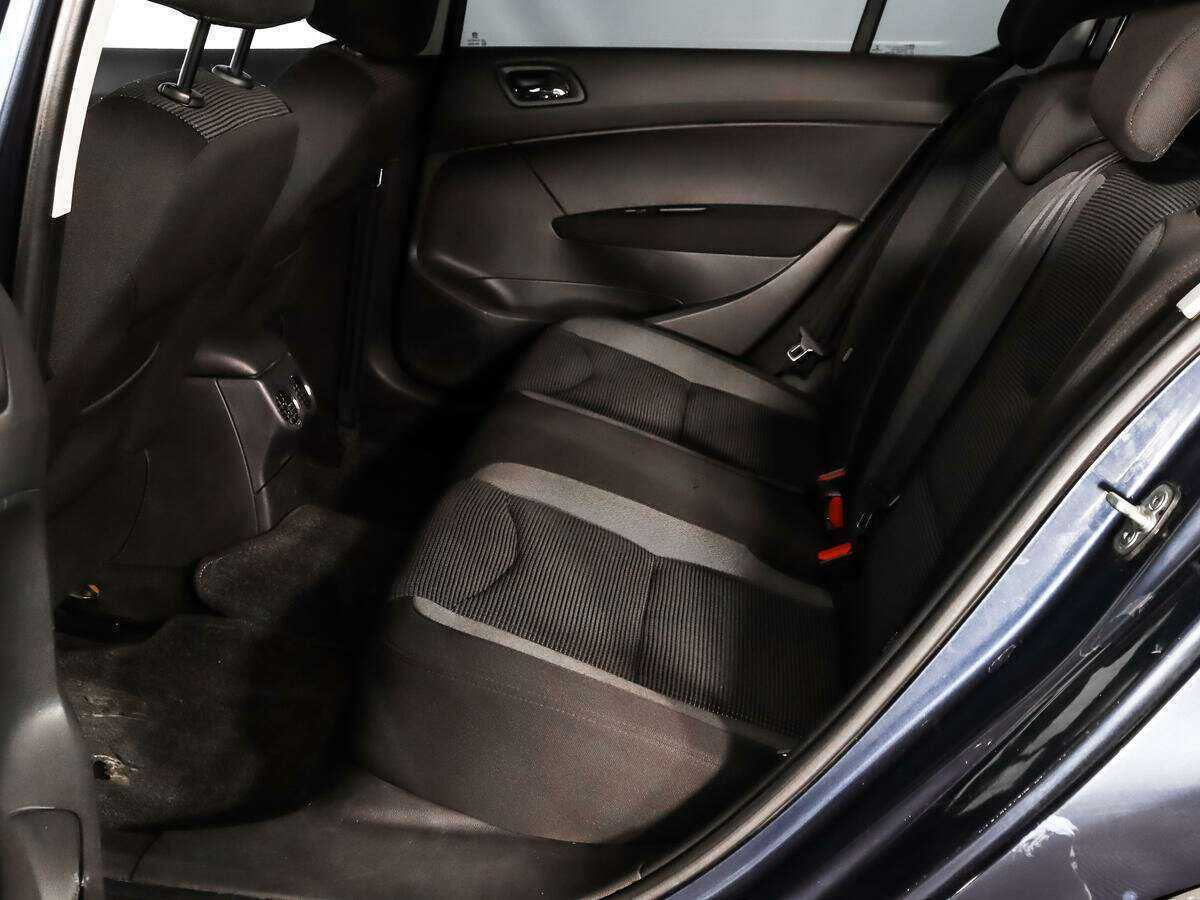 Peugeot 408 с пробегом — 2014 год. Фото: #9