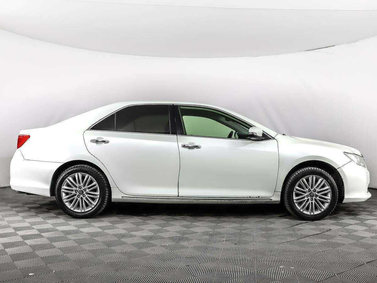 Toyota Camry с пробегом — 2012 год. Фото: #3