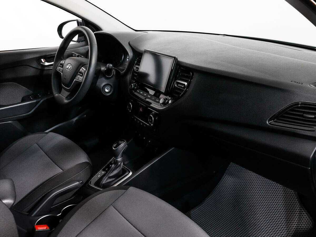 Hyundai Solaris с пробегом — 2021 год. Фото: #10