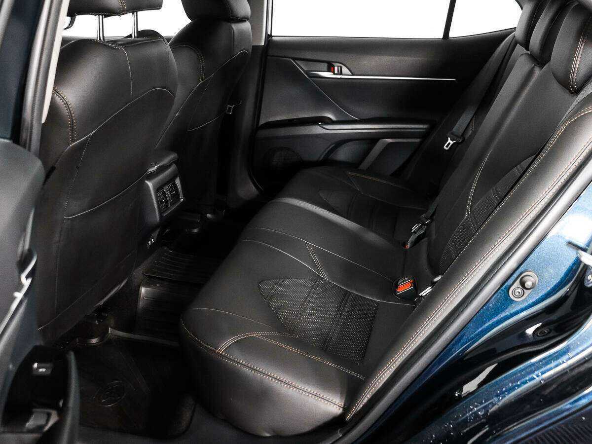 Toyota Camry с пробегом — 2020 год. Фото: #8
