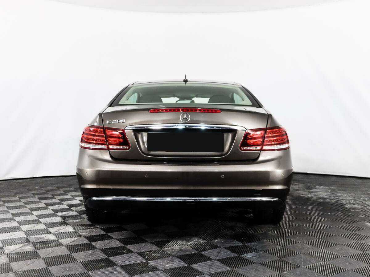 Mercedes-Benz E-Класс с пробегом — 2014 год. Фото: #5