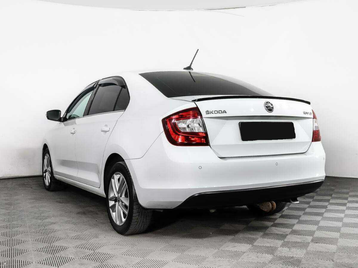 Skoda Rapid с пробегом — 2017 год. Фото: #4