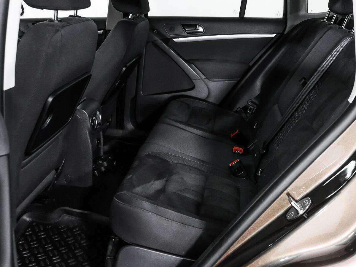 Volkswagen Tiguan с пробегом — 2015 год. Фото: #10