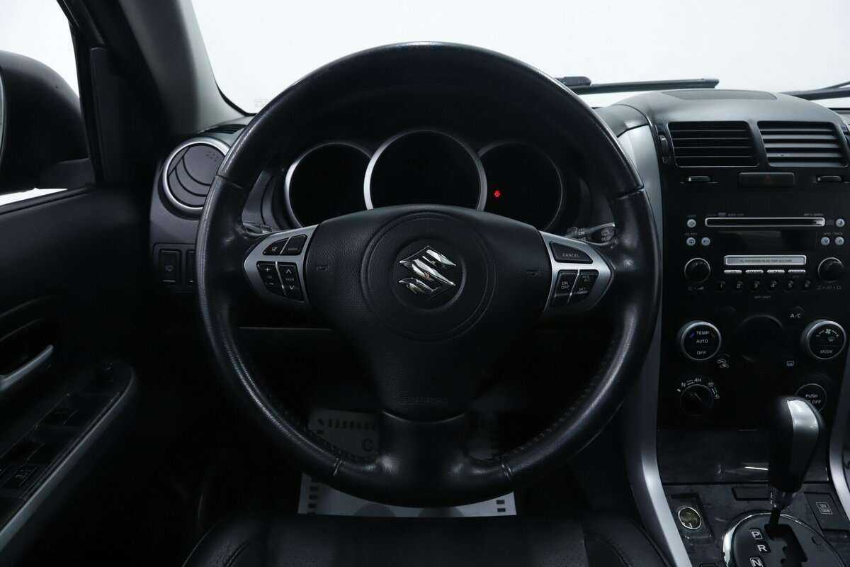 Suzuki Grand Vitara с пробегом — 2012 год. Фото: #11