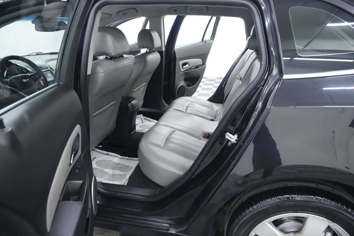 Chevrolet Cruze с пробегом — 2015 год. Фото: #17