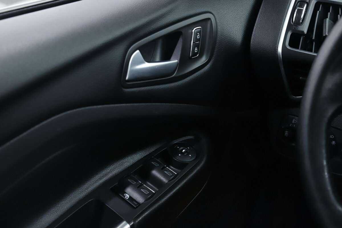 Ford Kuga с пробегом — 2016 год. Фото: #9