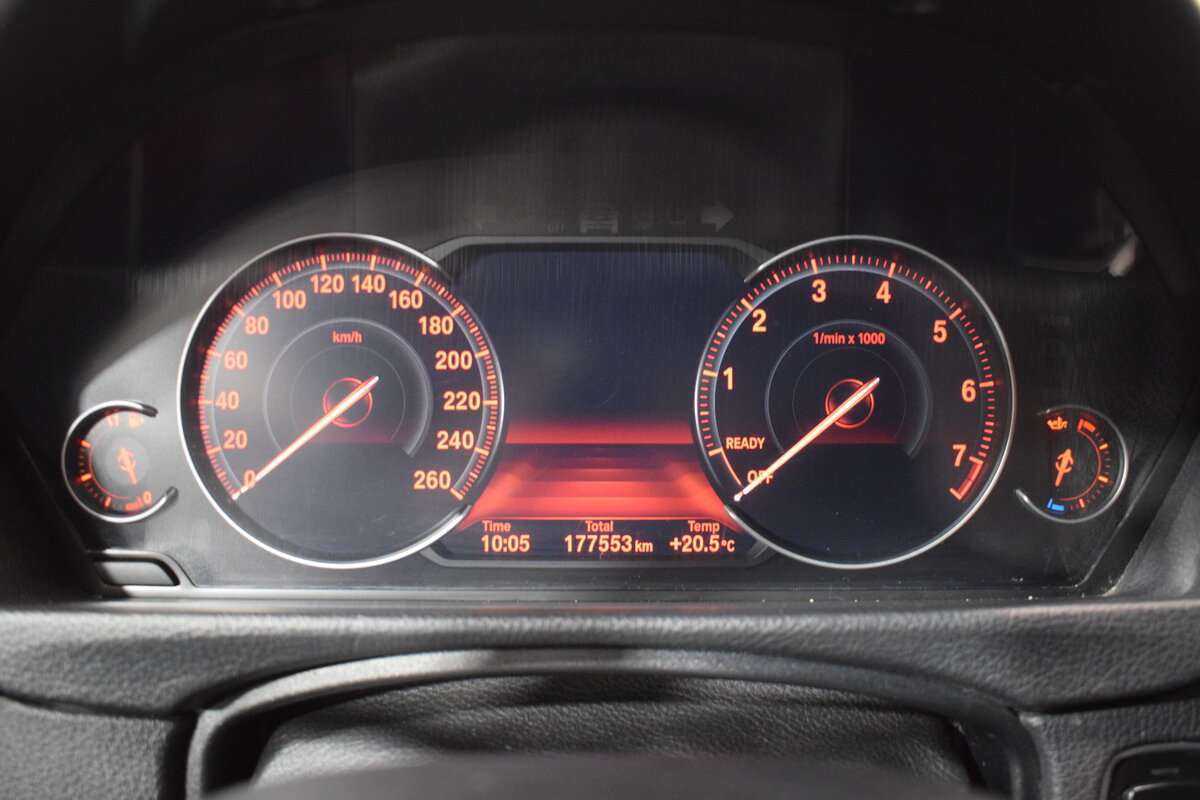 BMW 3 серии с пробегом — 2012 год. Фото: #17