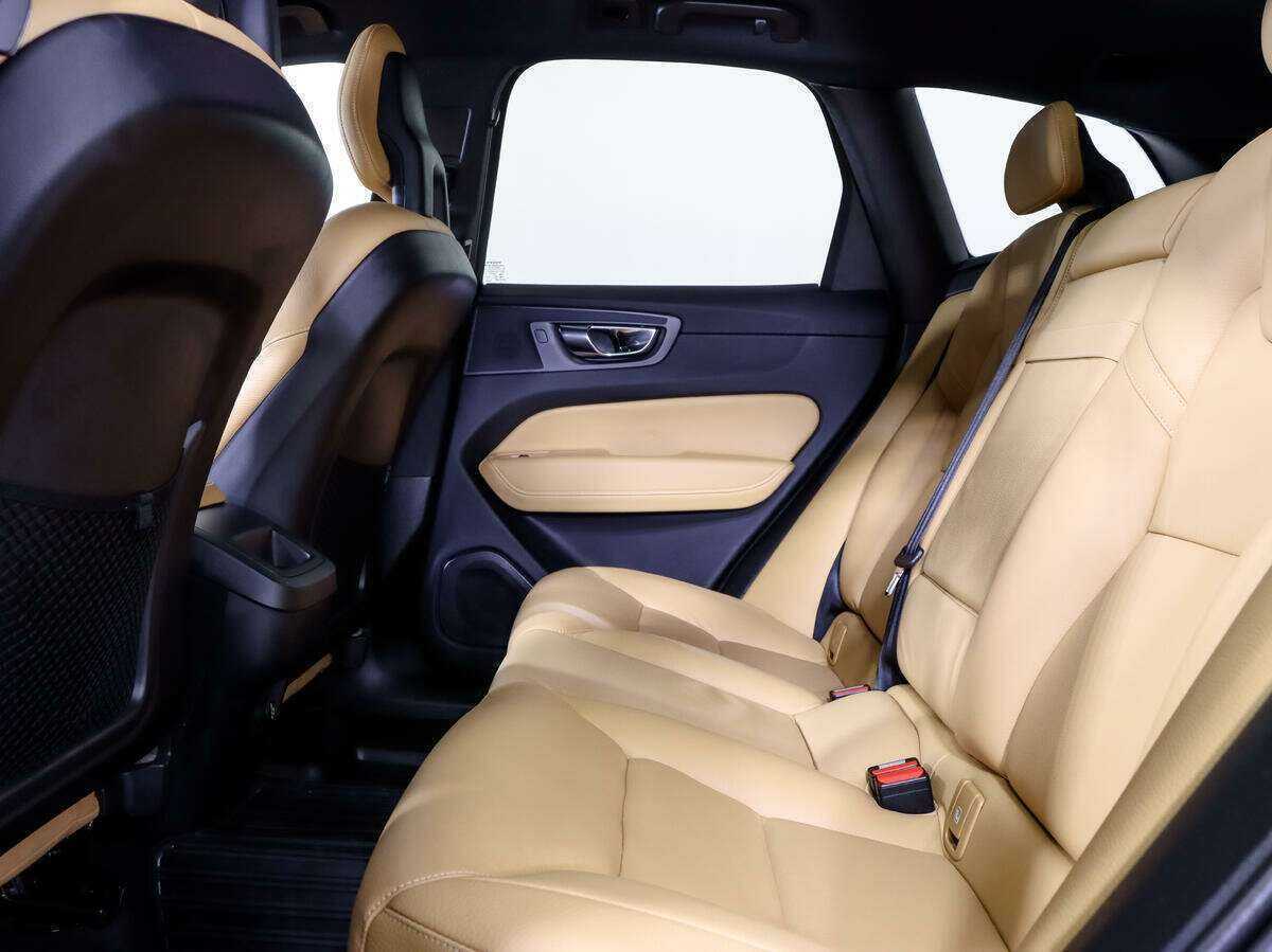 Volvo XC60 с пробегом — 2018 год. Фото: #8