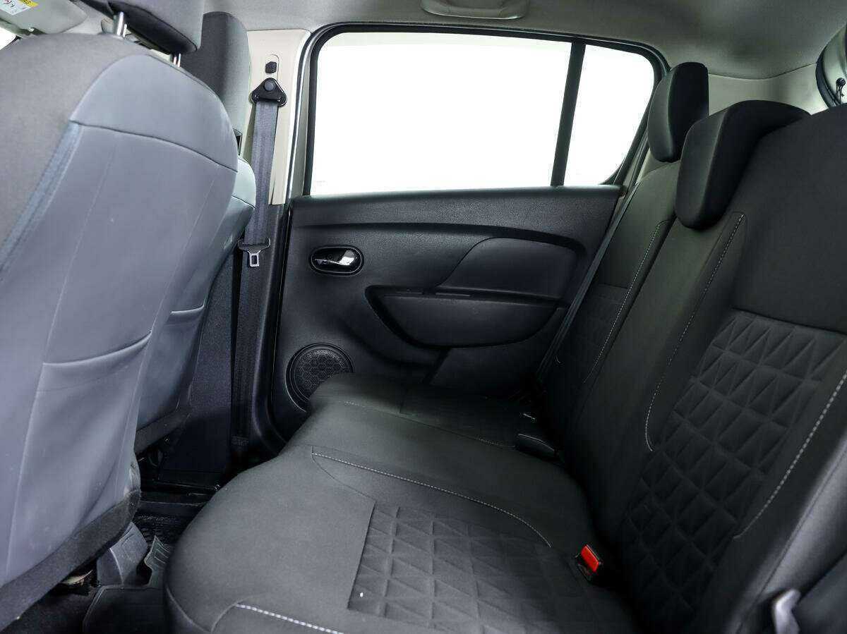 Renault Sandero с пробегом — 2018 год. Фото: #10