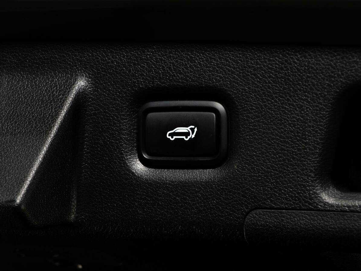 Hyundai Santa Fe с пробегом — 2018 год. Фото: #19