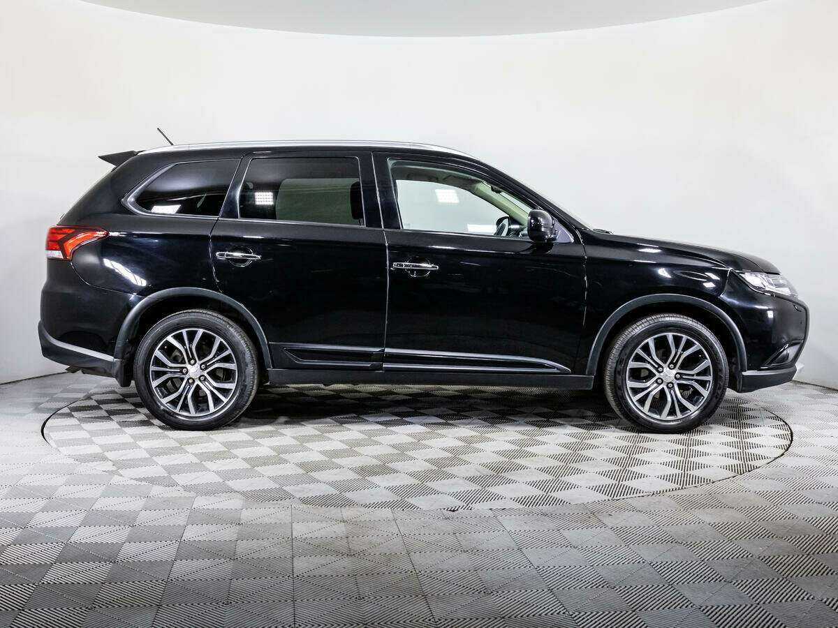 Mitsubishi Outlander с пробегом — 2016 год. Фото: #3