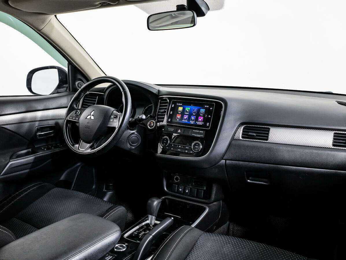 Mitsubishi Outlander с пробегом — 2018 год. Фото: #8