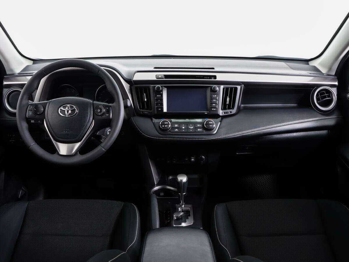 Toyota RAV4 с пробегом — 2017 год. Фото: #7