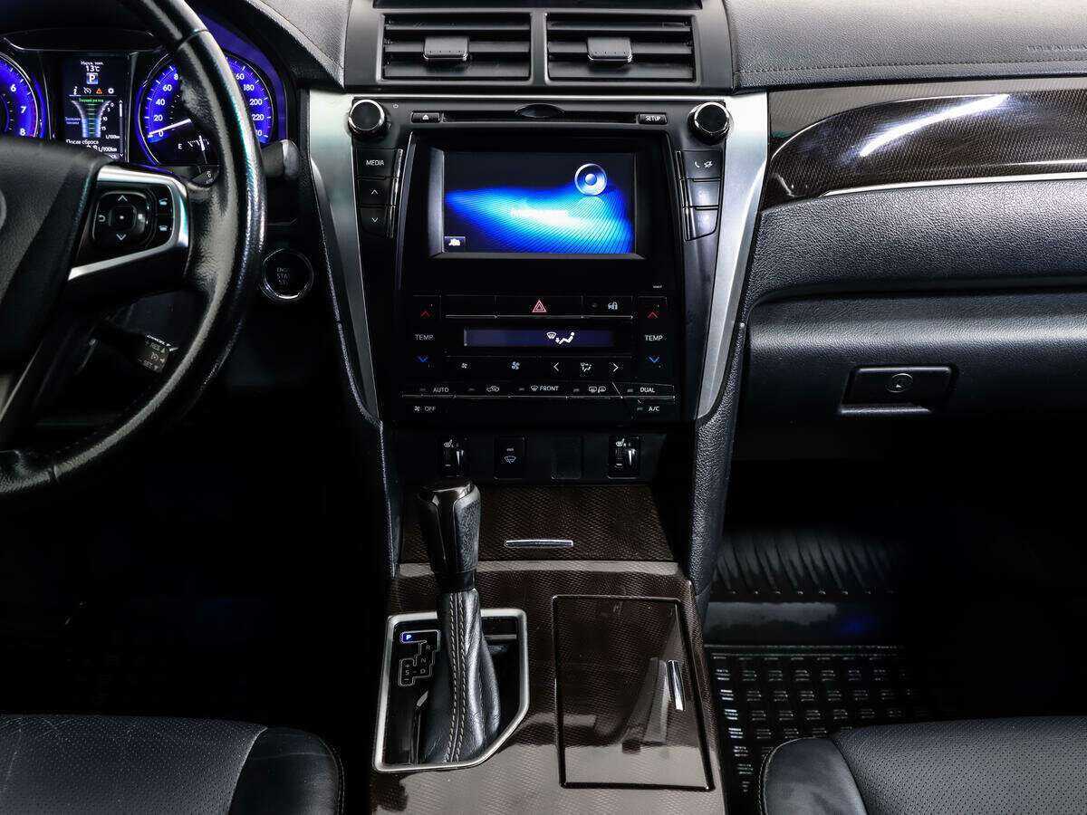 Toyota Camry с пробегом — 2017 год. Фото: #14