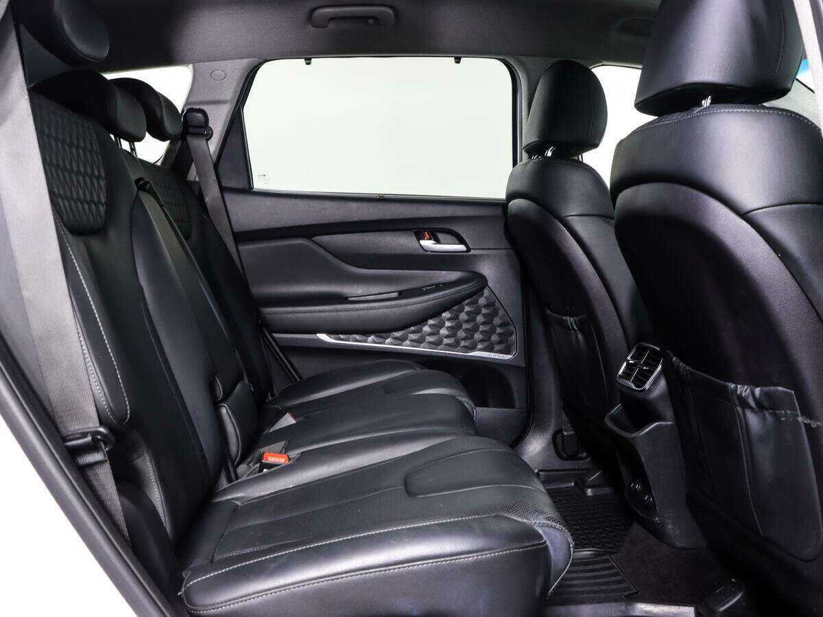 Hyundai Santa Fe с пробегом — 2019 год. Фото: #18