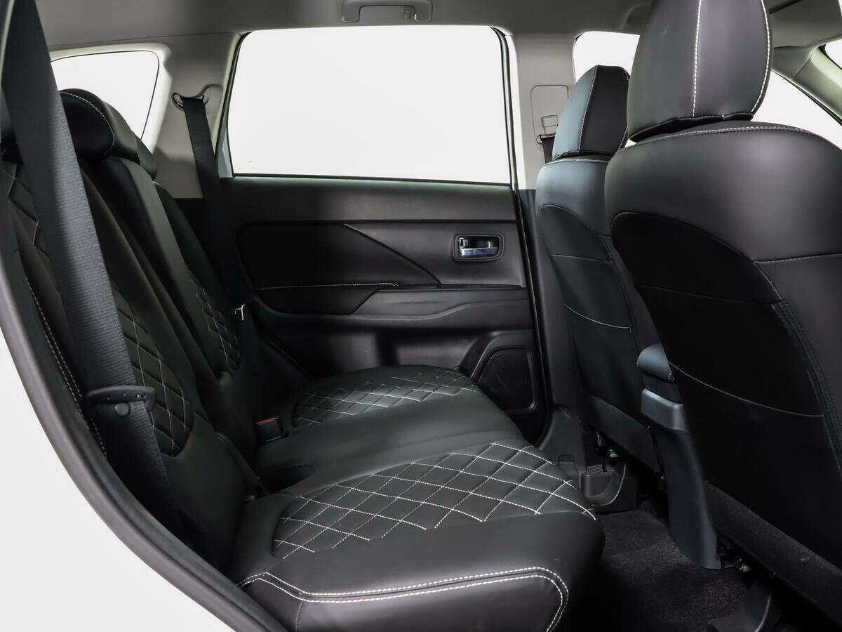Mitsubishi Outlander с пробегом — 2022 год. Фото: #10