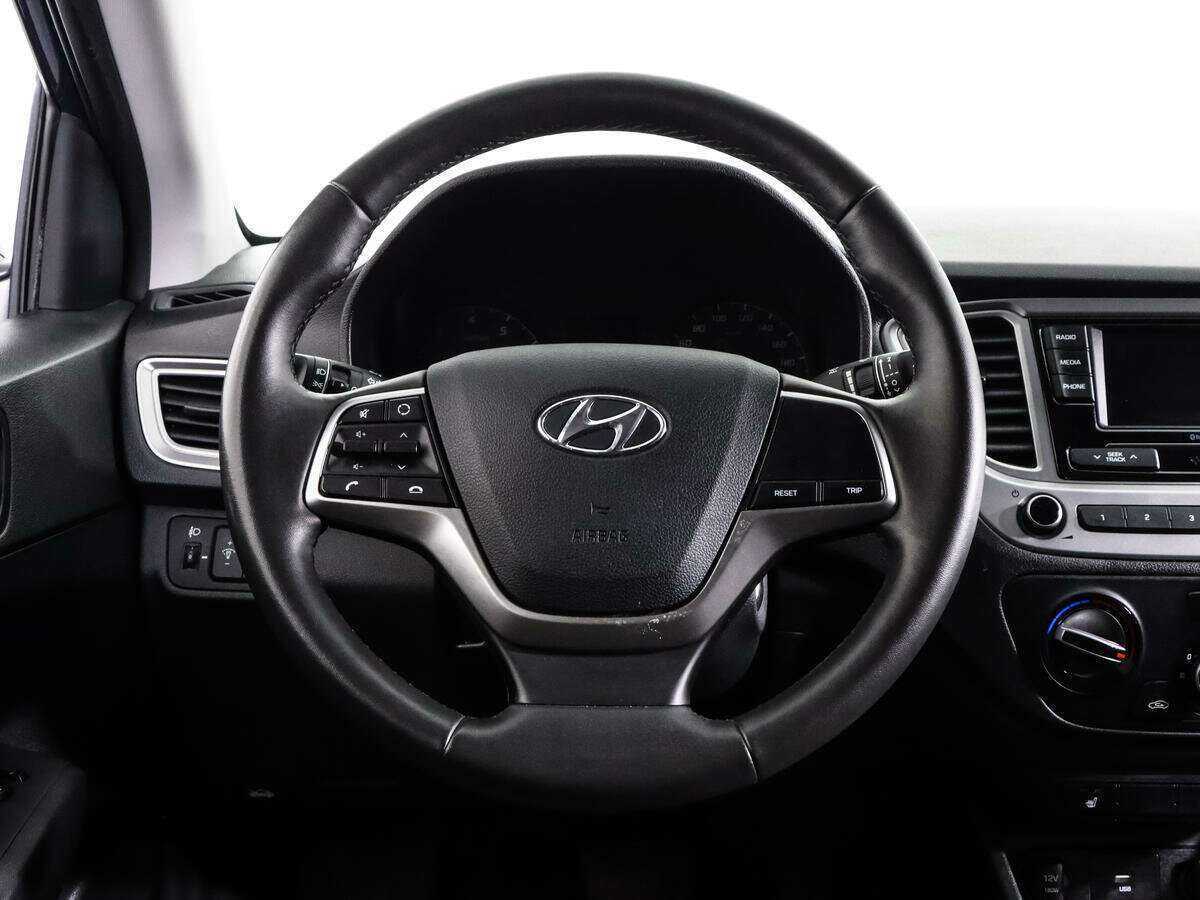 Hyundai Solaris с пробегом — 2021 год. Фото: #9