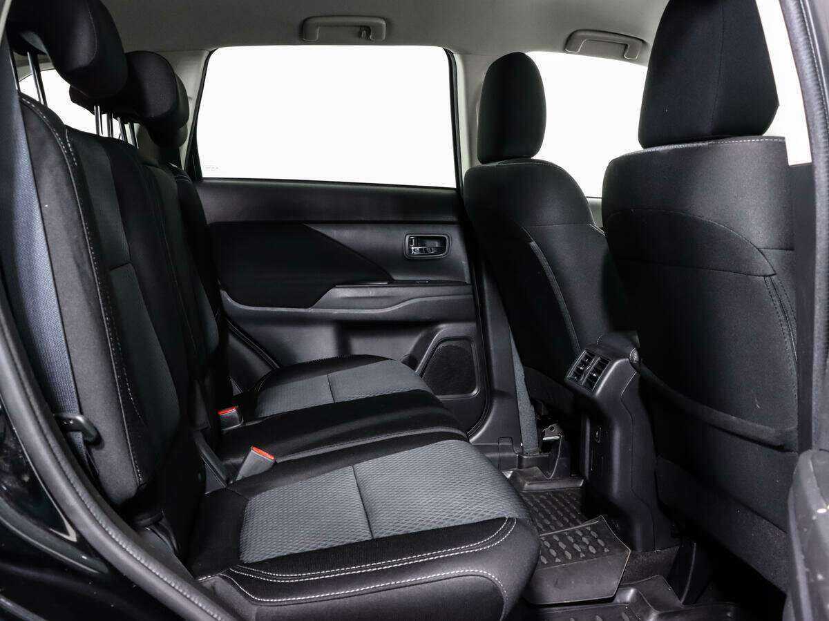 Mitsubishi Outlander с пробегом — 2020 год. Фото: #10