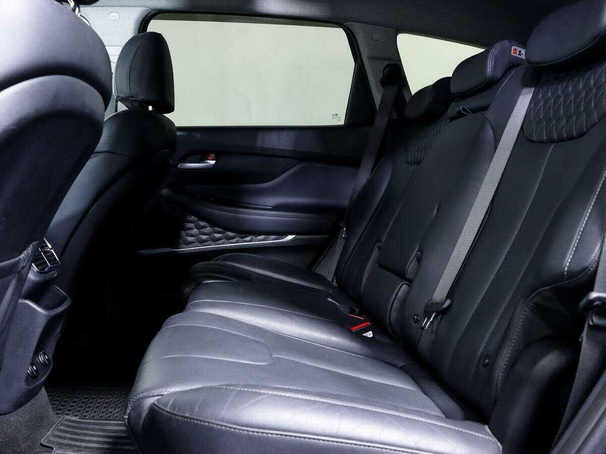 Hyundai Santa Fe с пробегом — 2018 год. Фото: #10