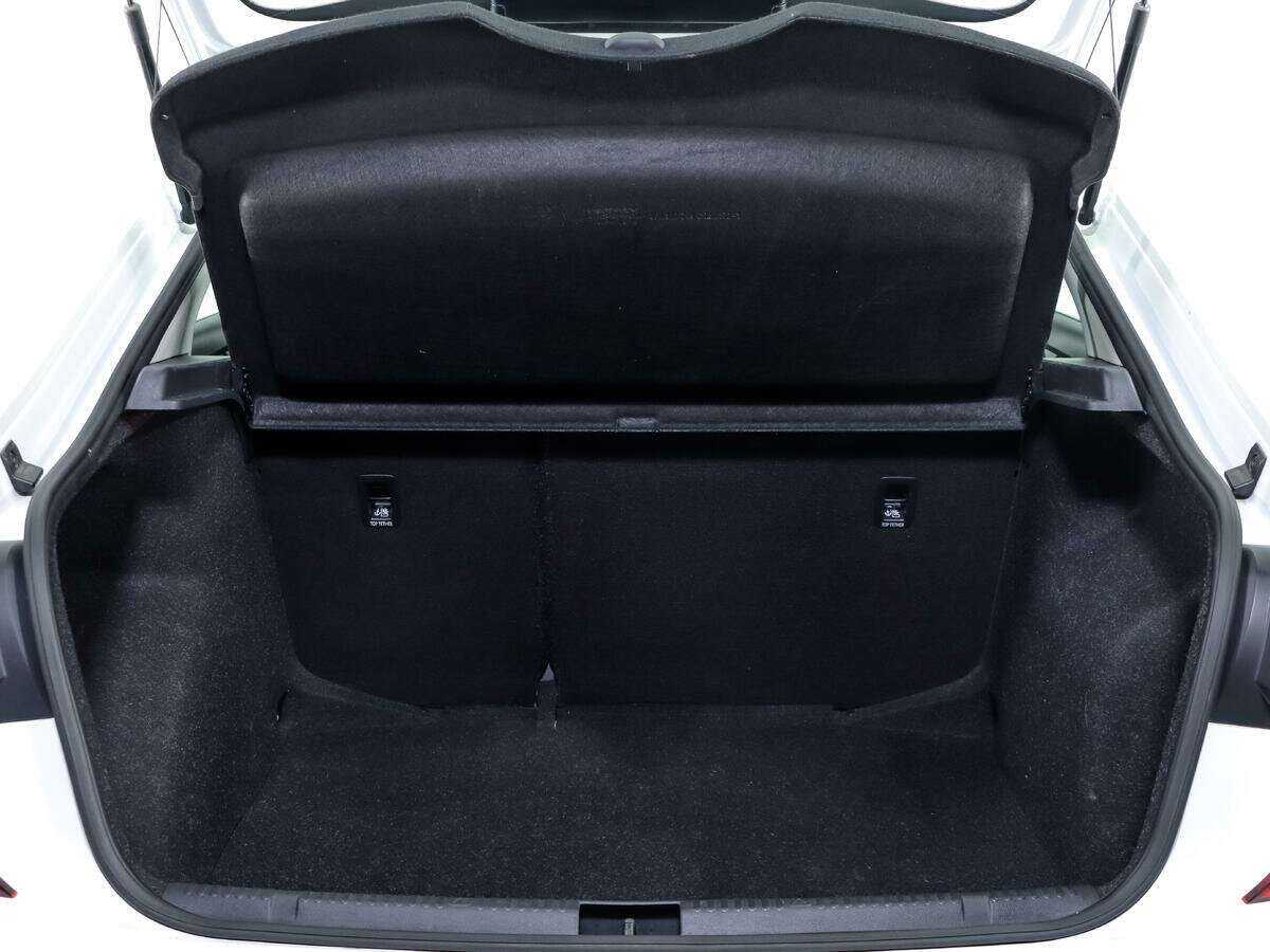 Volkswagen Polo с пробегом — 2022 год. Фото: #13