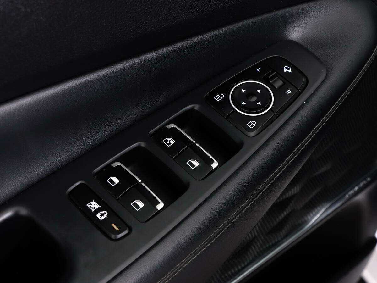 Hyundai Santa Fe с пробегом — 2018 год. Фото: #13