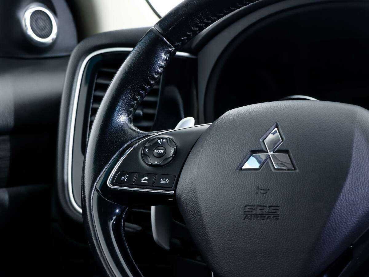 Mitsubishi Outlander с пробегом — 2016 год. Фото: #18