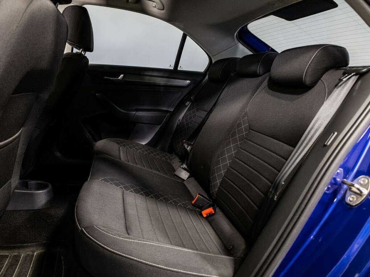 Skoda Rapid с пробегом — 2017 год. Фото: #9