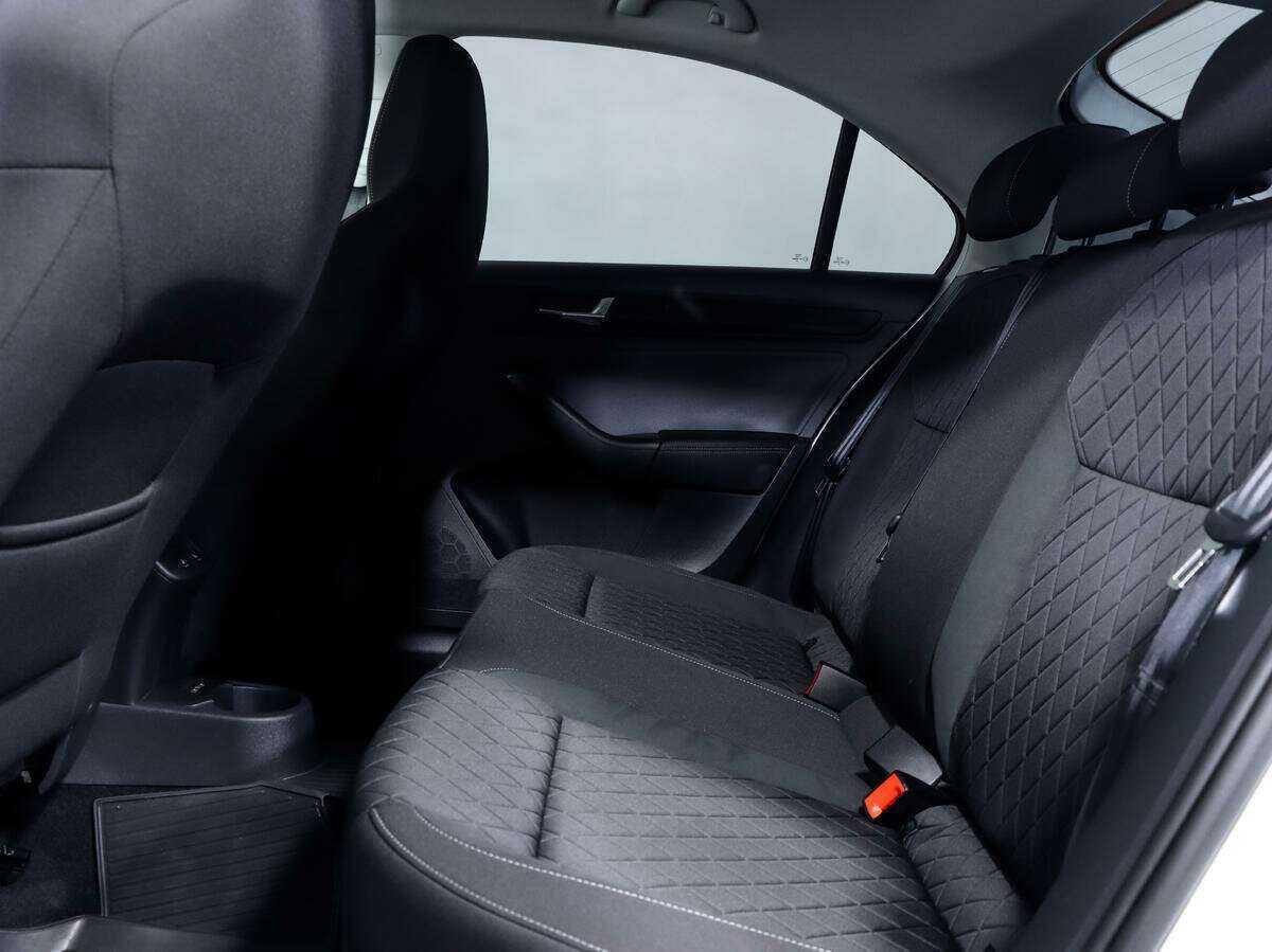 Skoda Rapid с пробегом — 2020 год. Фото: #10