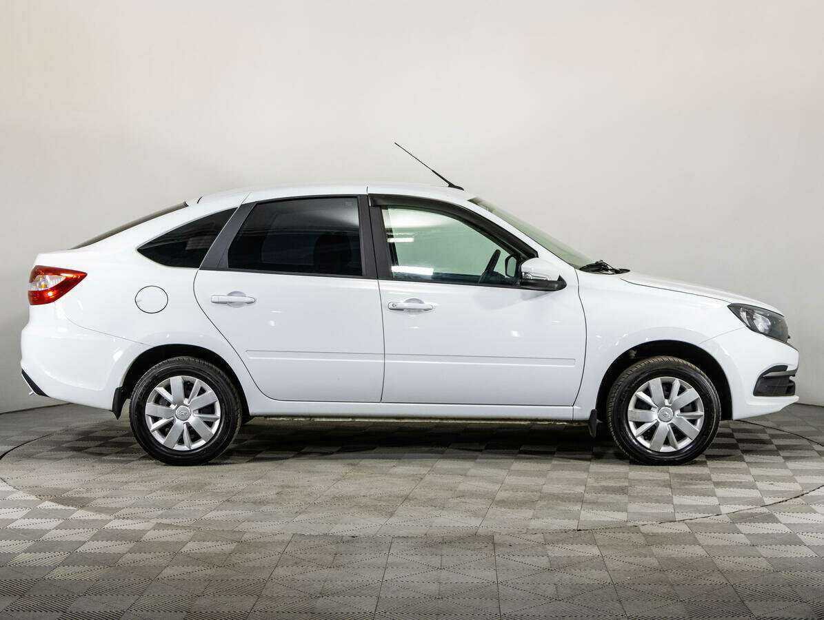 Lada (ВАЗ) Granta с пробегом — 2022 год. Фото: #3