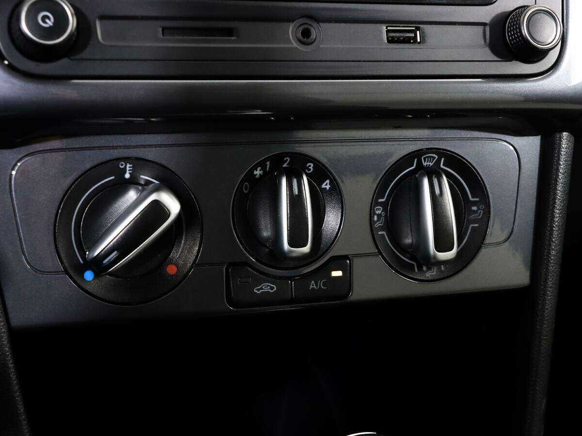 Volkswagen Polo с пробегом — 2020 год. Фото: #14