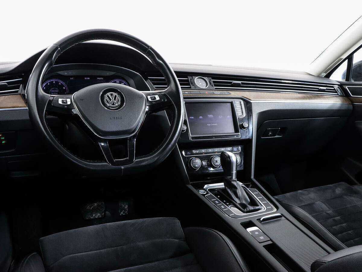 Volkswagen Passat с пробегом — 2016 год. Фото: #10