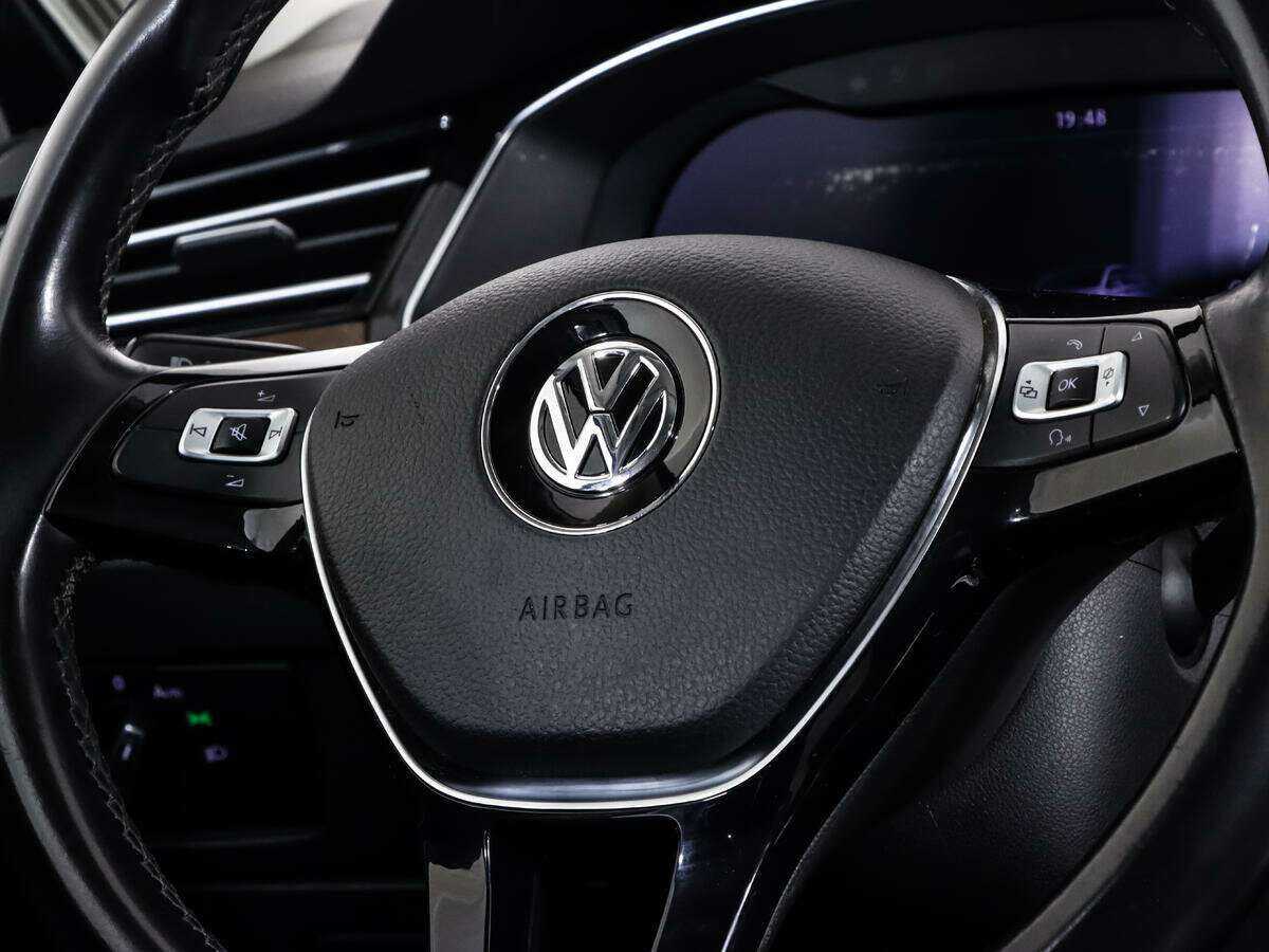 Volkswagen Passat с пробегом — 2016 год. Фото: #11