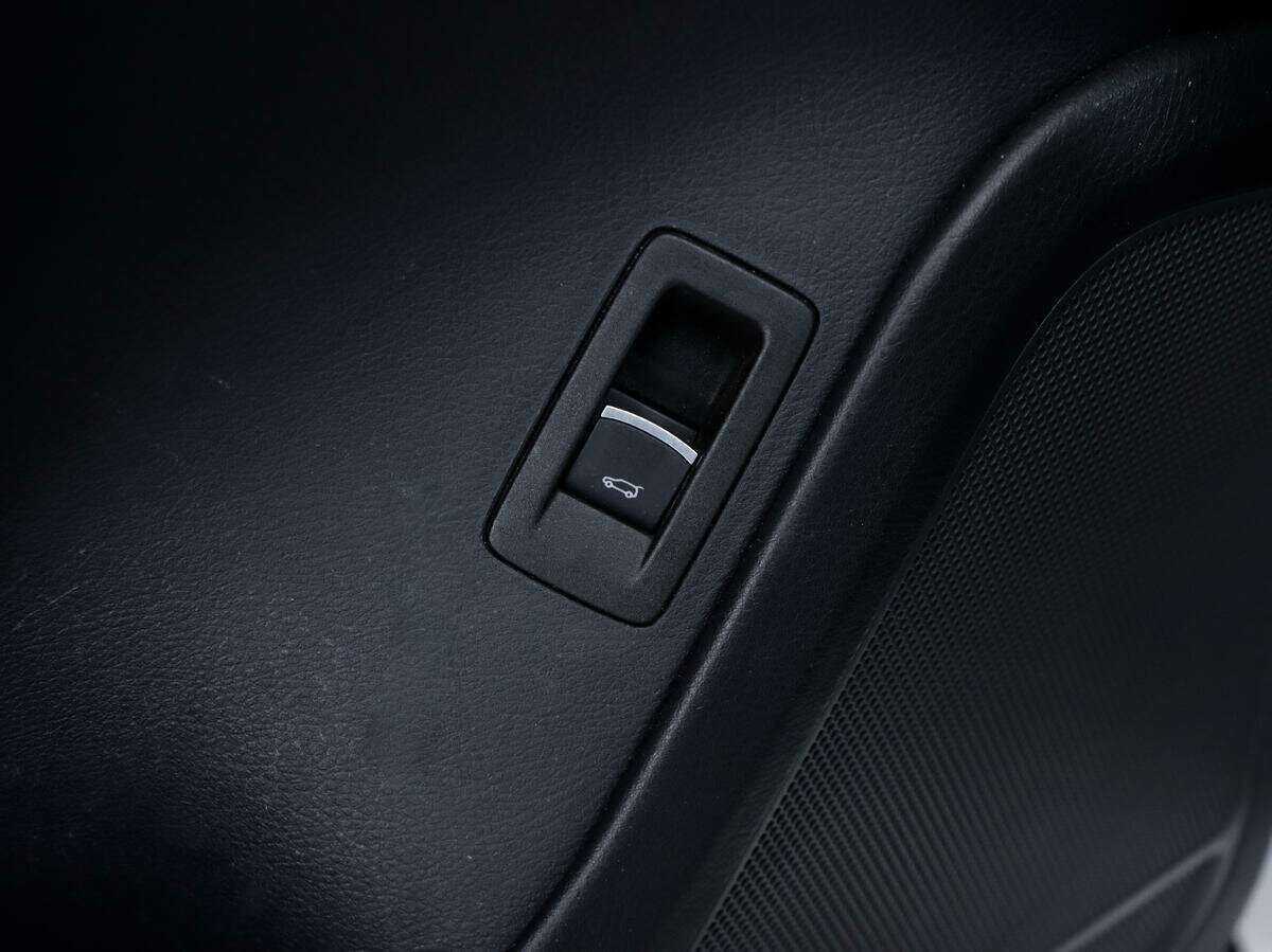 Volkswagen Touareg с пробегом — 2016 год. Фото: #10