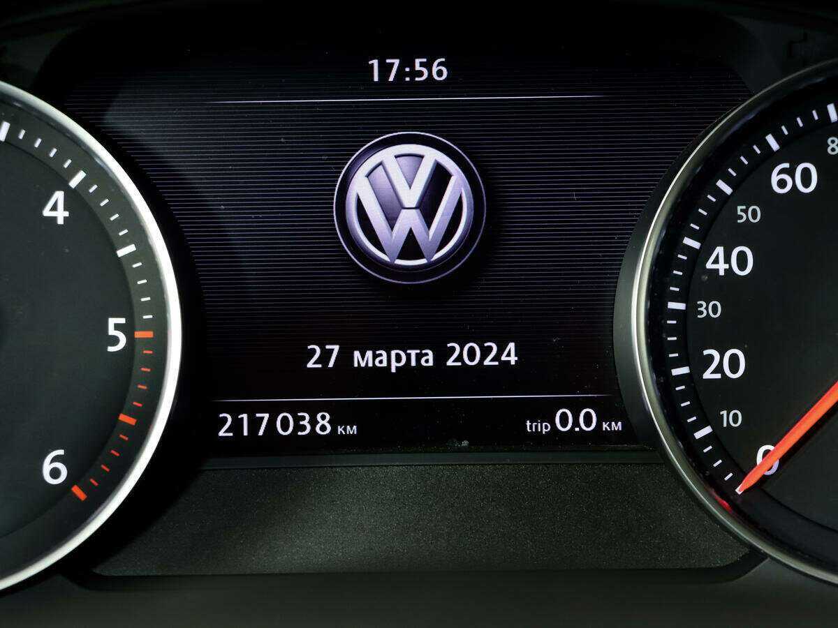 Volkswagen Touareg с пробегом — 2016 год. Фото: #16