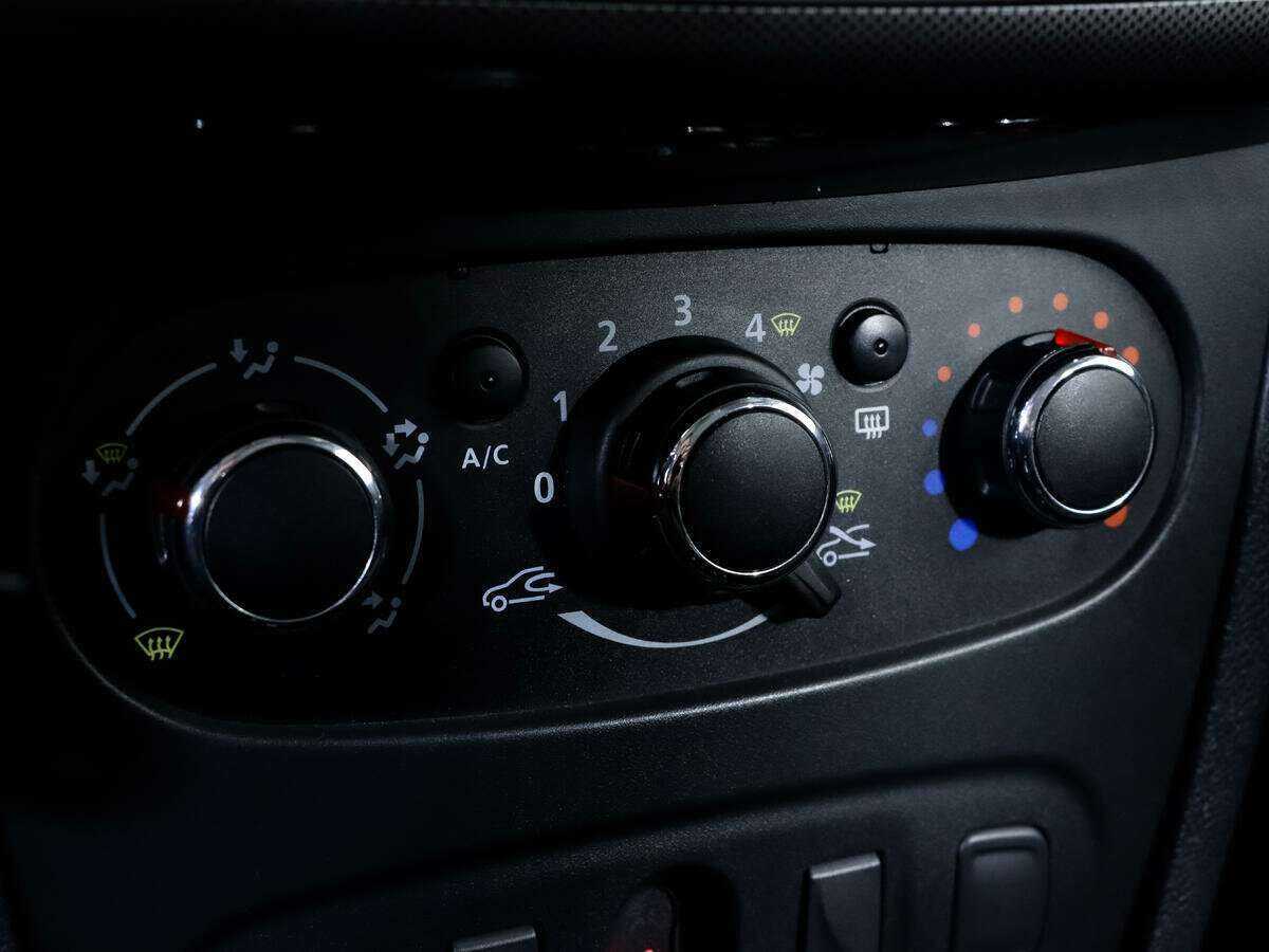 Renault Logan с пробегом — 2020 год. Фото: #15