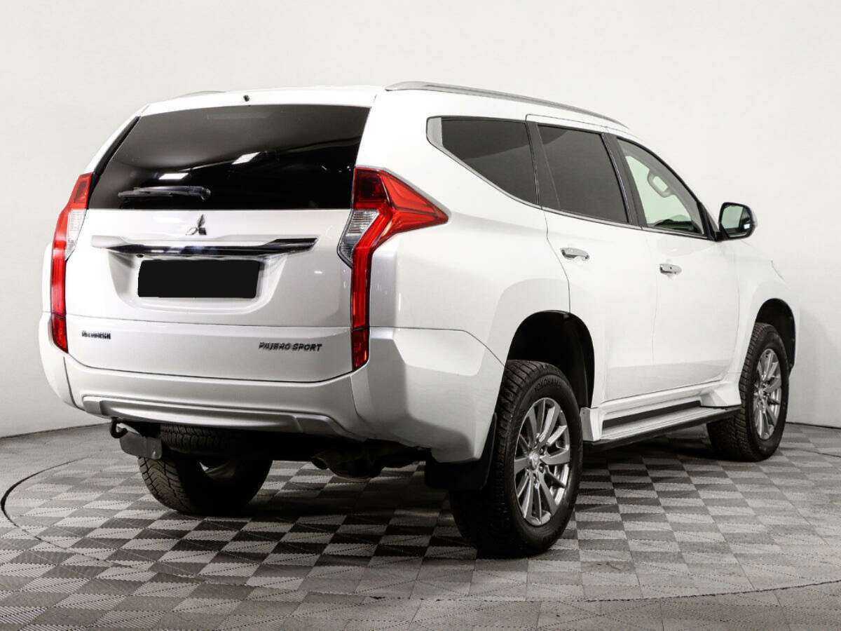 Mitsubishi Pajero Sport с пробегом — 2018 год. Фото: #3