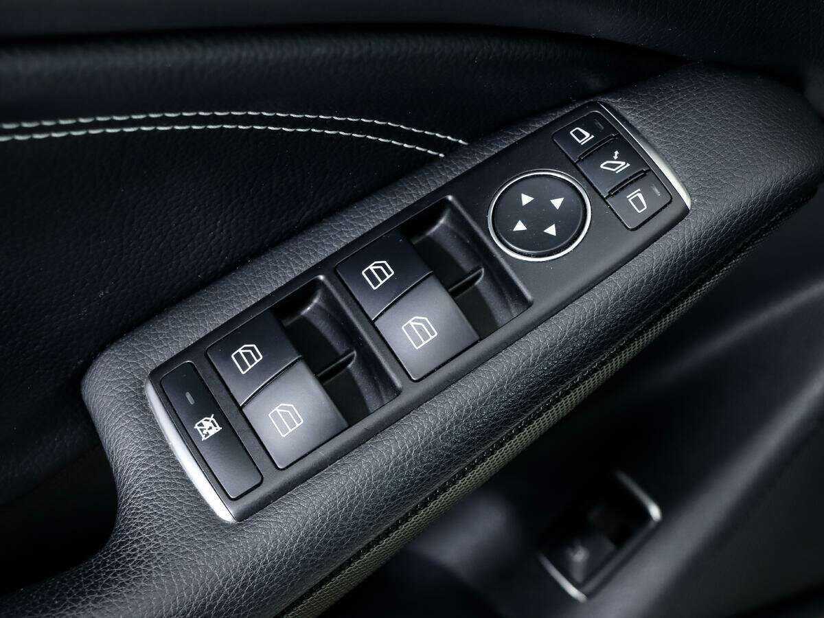 Mercedes-Benz CLA с пробегом — 2015 год. Фото: #15