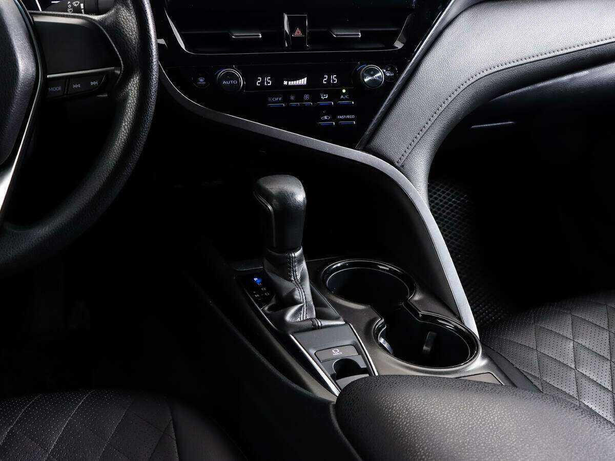 Toyota Camry с пробегом — 2021 год. Фото: #12