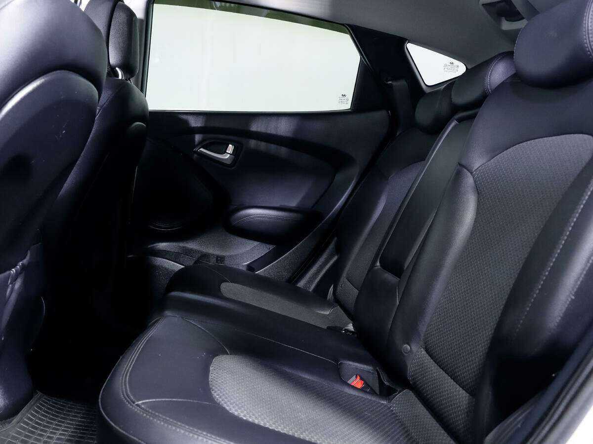 Hyundai ix35 с пробегом — 2012 год. Фото: #10