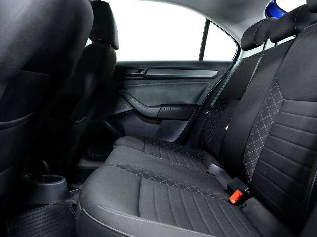 Skoda Rapid с пробегом — 2017 год. Фото: #10