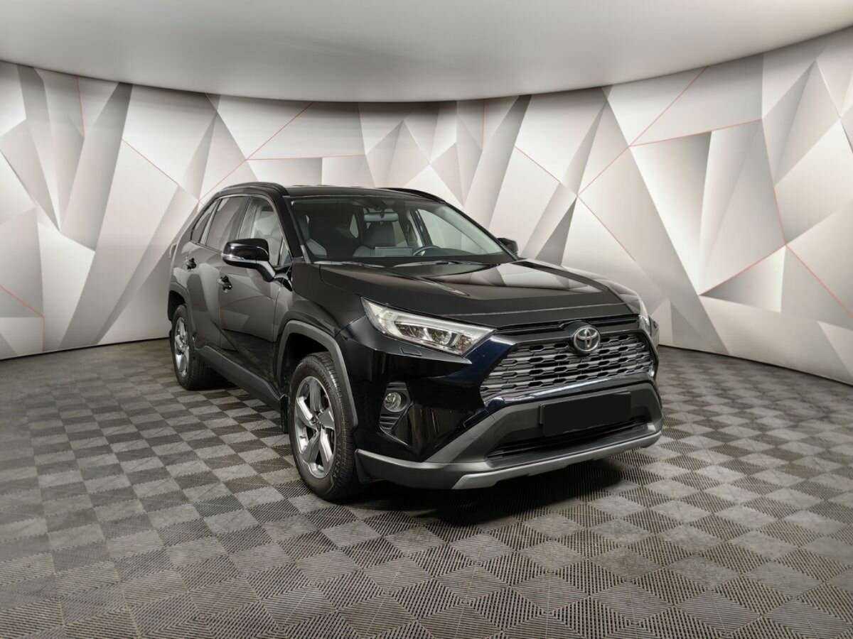 Toyota RAV4 с пробегом — 2020 год. Фото: #2