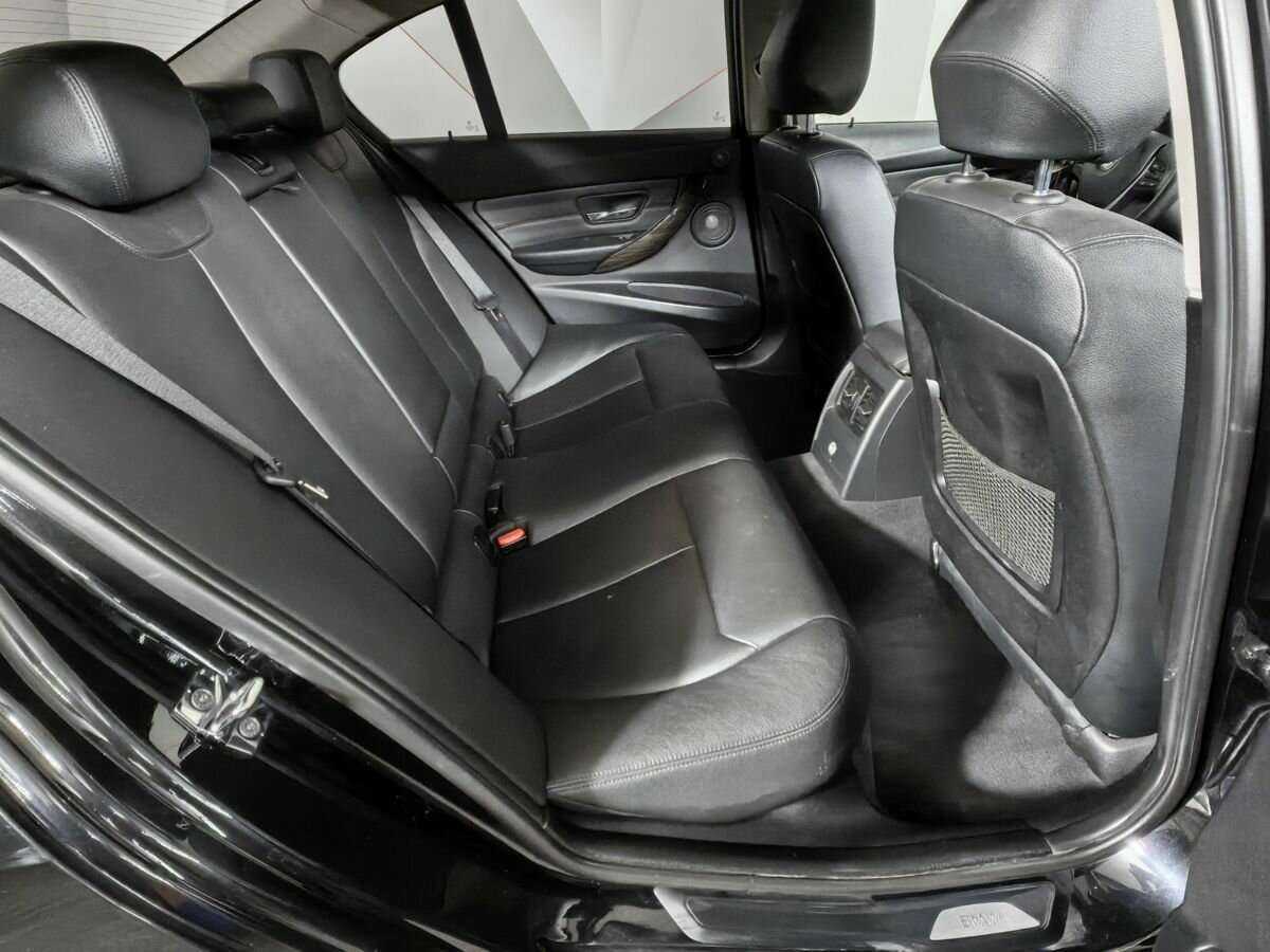 BMW 3 серии с пробегом — 2012 год. Фото: #11