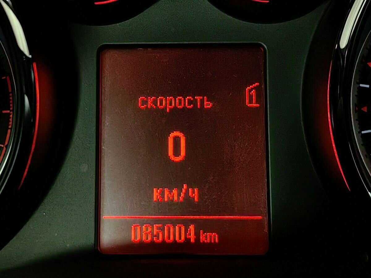 Opel Astra с пробегом — 2012 год. Фото: #15