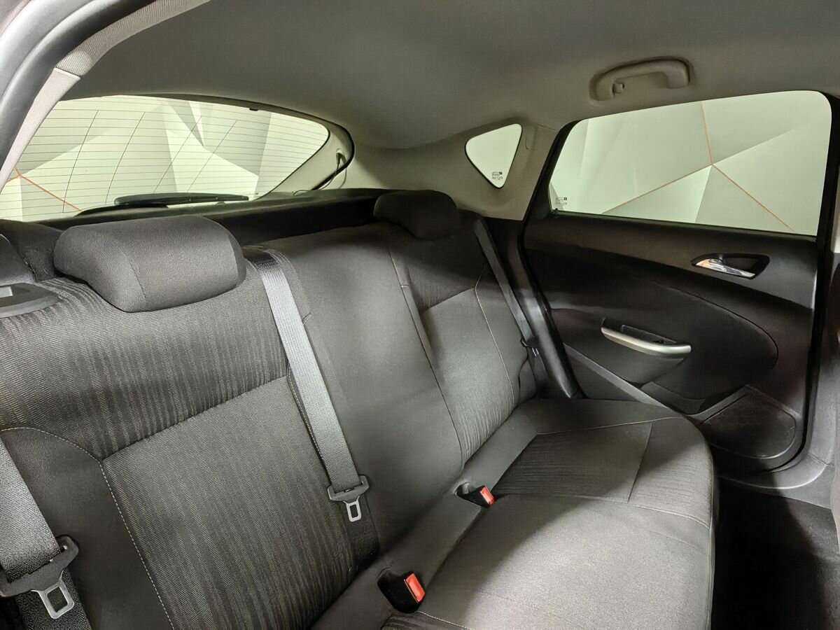 Opel Astra с пробегом — 2012 год. Фото: #10