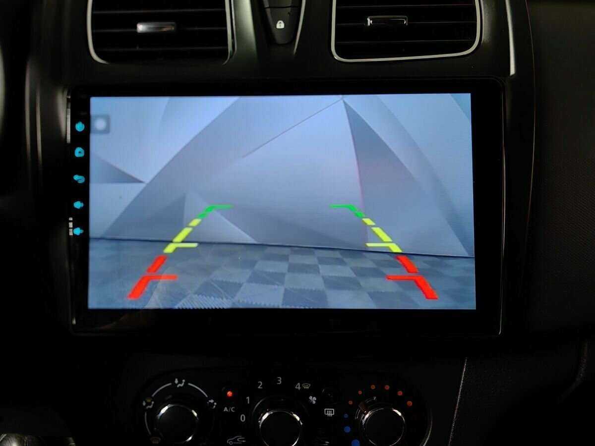 Renault Sandero с пробегом — 2017 год. Фото: #15