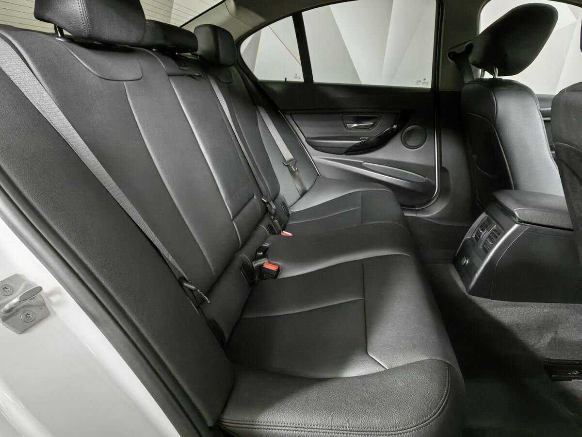 BMW 3 серии с пробегом — 2018 год. Фото: #11