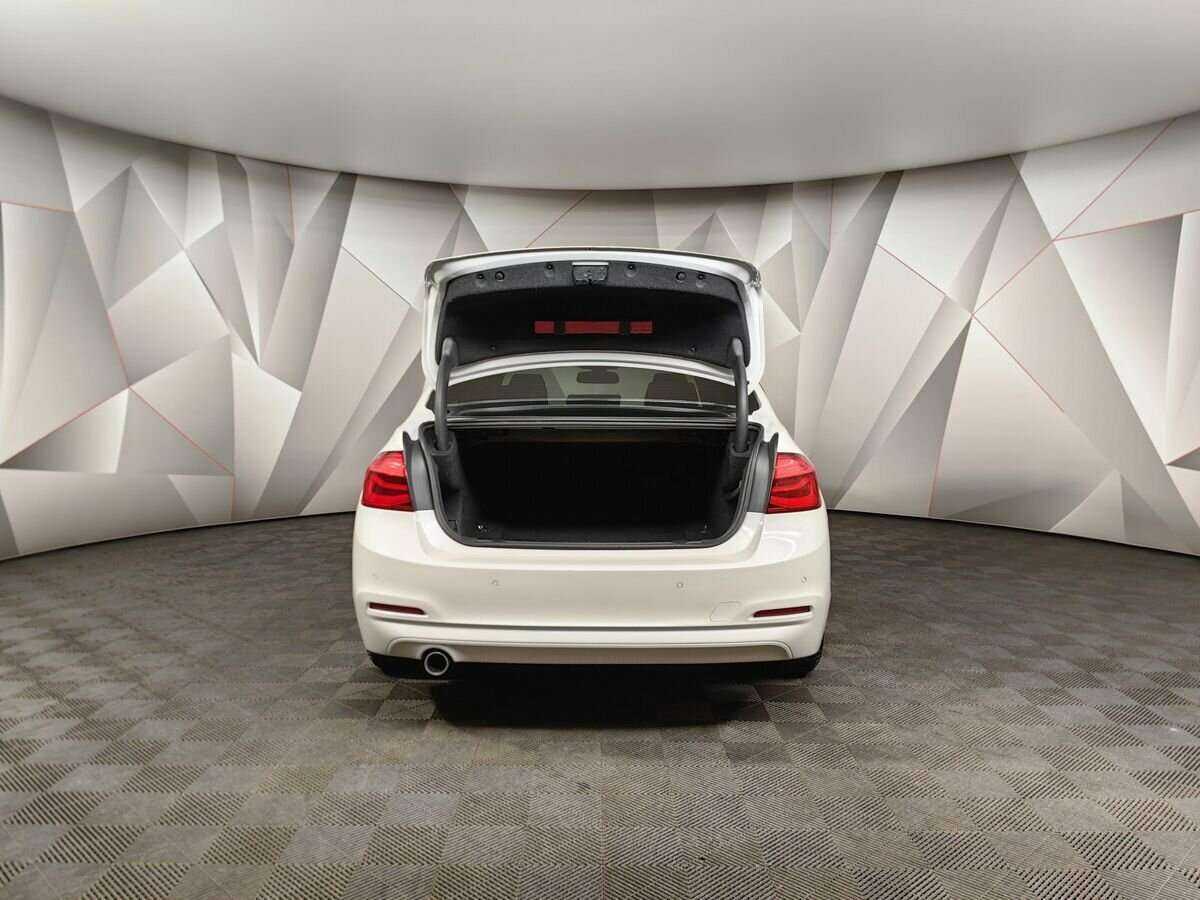 BMW 3 серии с пробегом — 2018 год. Фото: #15